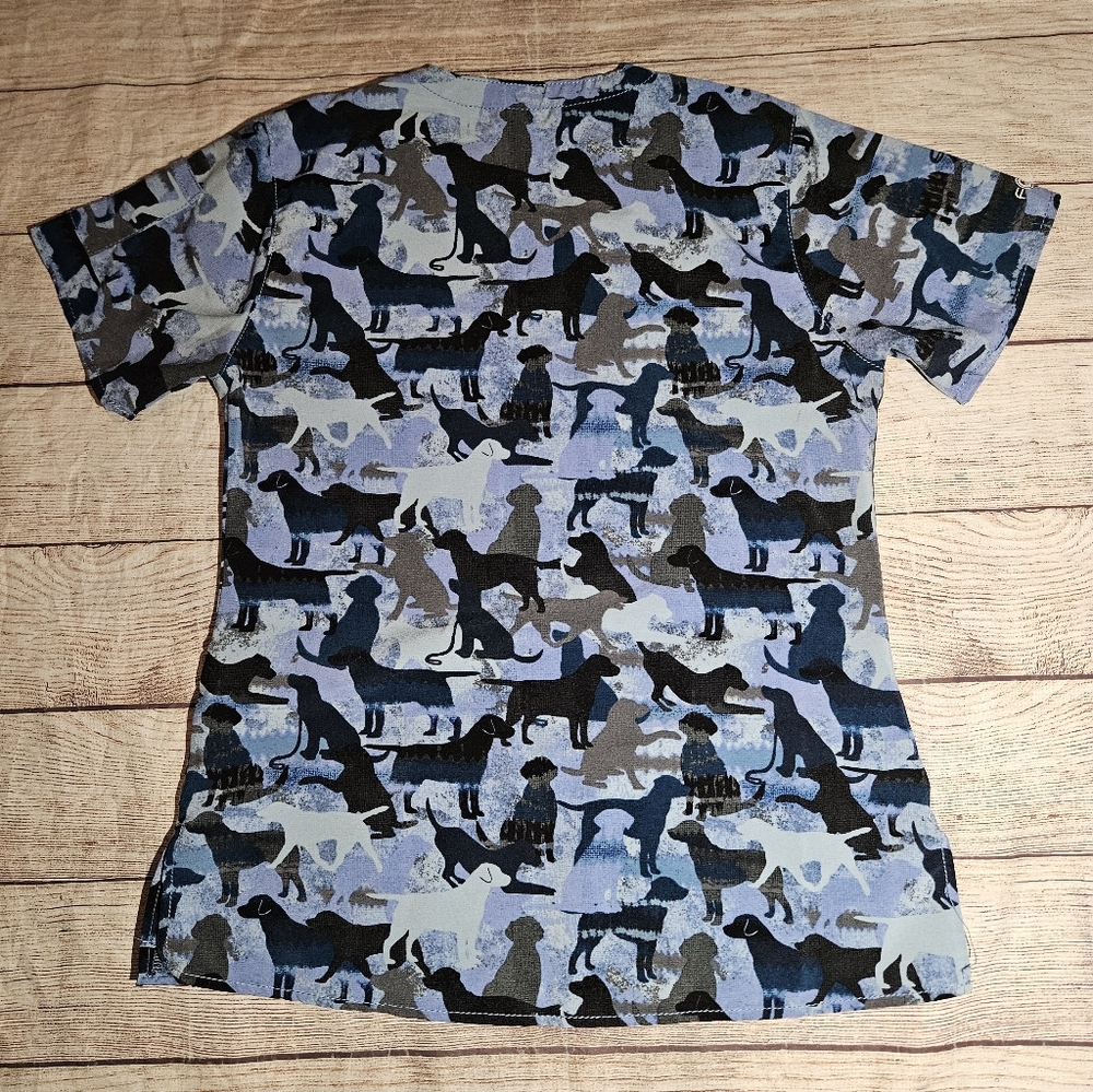 Carhartt Force Dogs 5-Pocket Modern Fit V-Neck Scrub Top - Picture 4 of 9